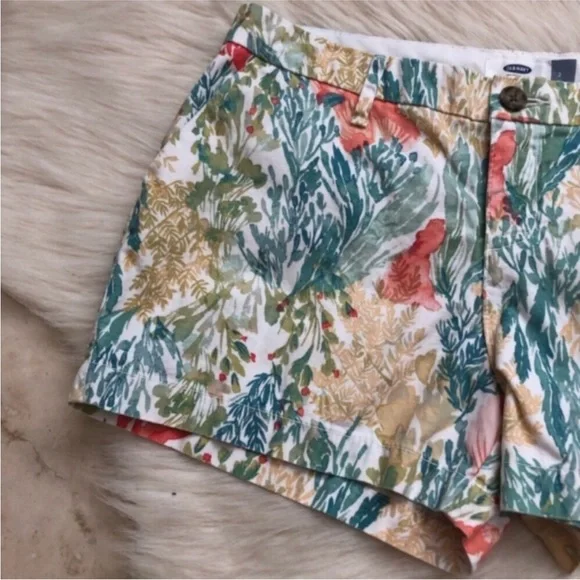 Old Navy Beachy Cotton Shorts - Picture 4 of 7